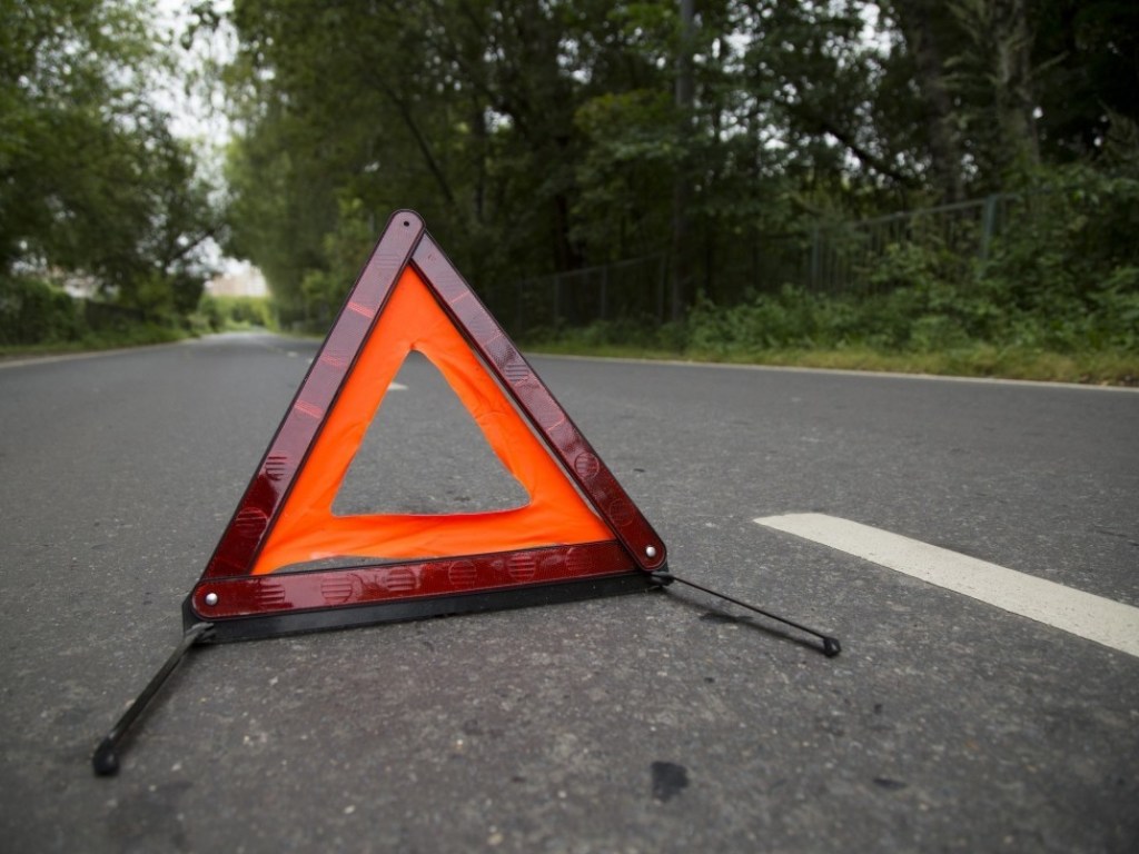 В Тернопольской области на скользкой дороге в ДТП разбились пять человек
