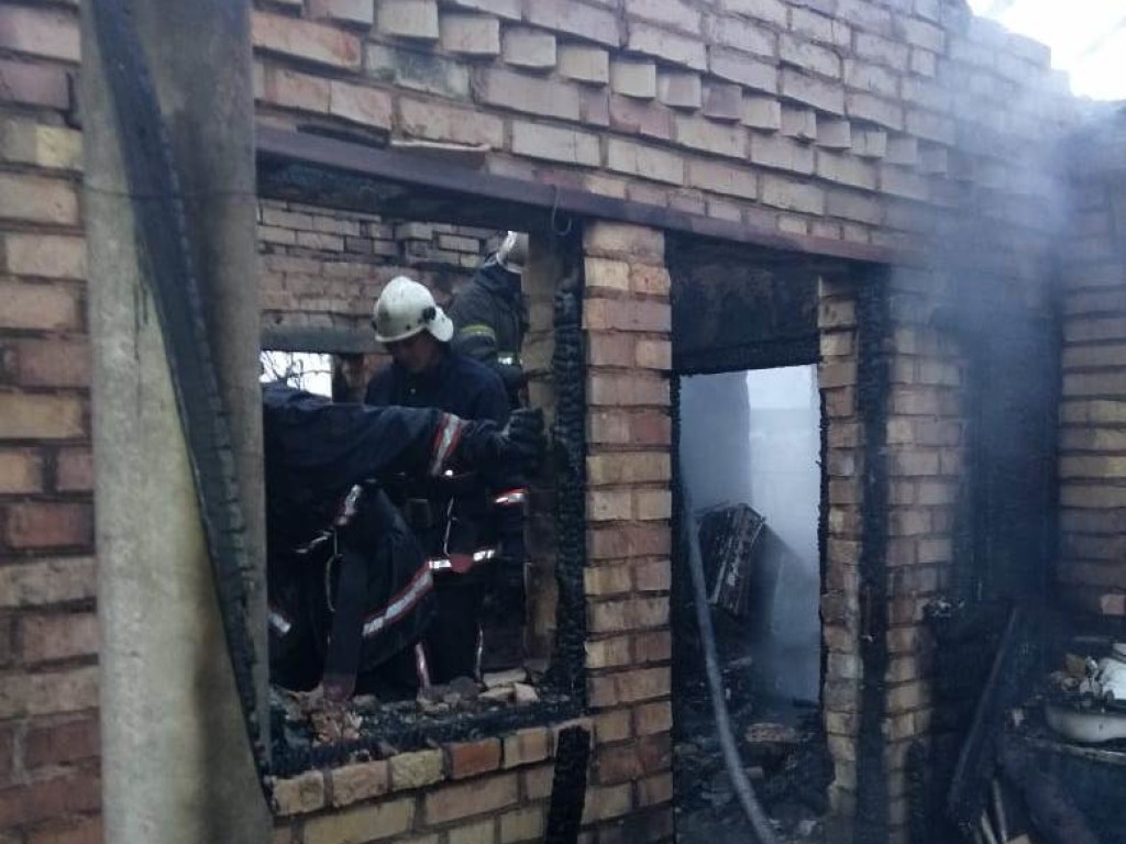 Родителей не было рядом: Под Киевом в пожаре погибли двое детей – ГСЧС (ФОТО)