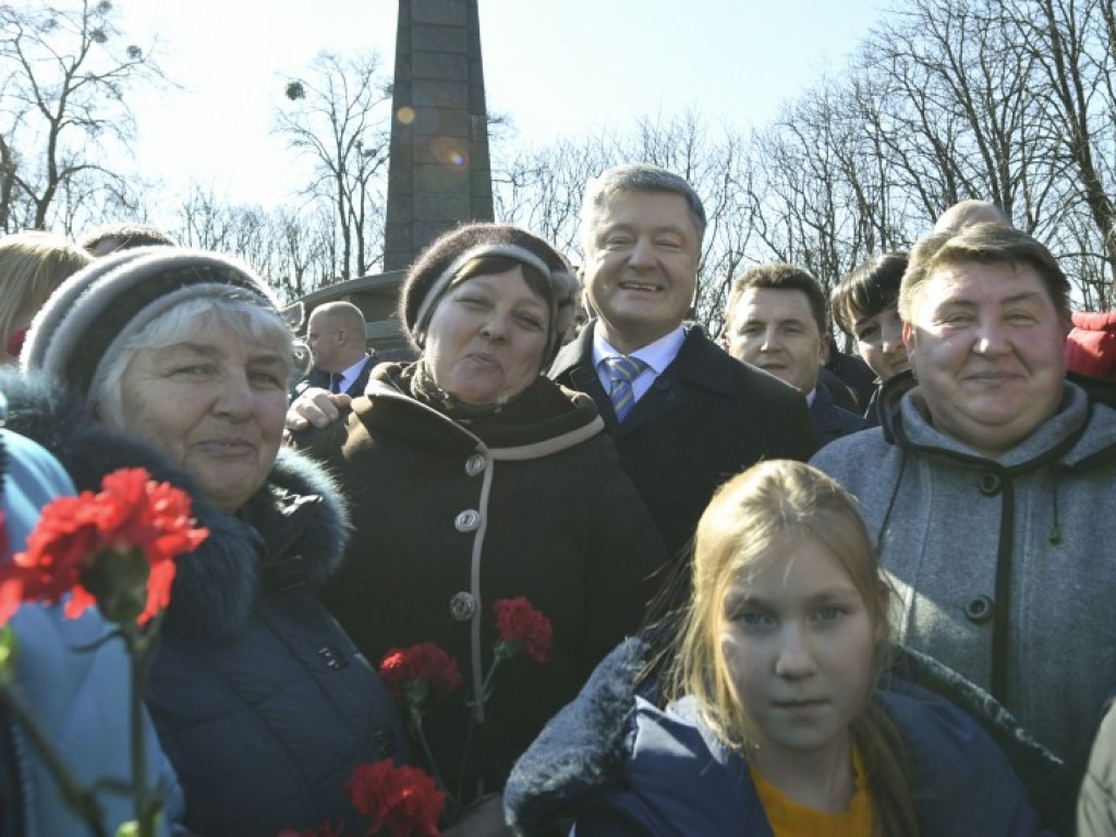 Конец президентской каденции Порошенко: как изменилась страна за 5 лет