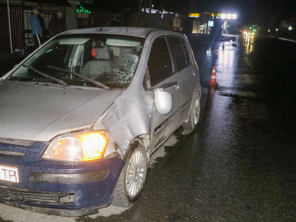 Смертельное ДТП под Киевом: водитель Hyundai зацепил невнимательного пешехода (ФОТО)