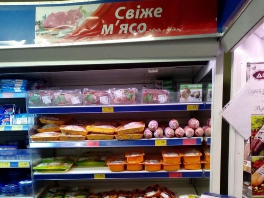 «Авось никто не отравится»: в николаевском магазине нашли грибок и «просрочку» (ФОТО, ВИДЕО)