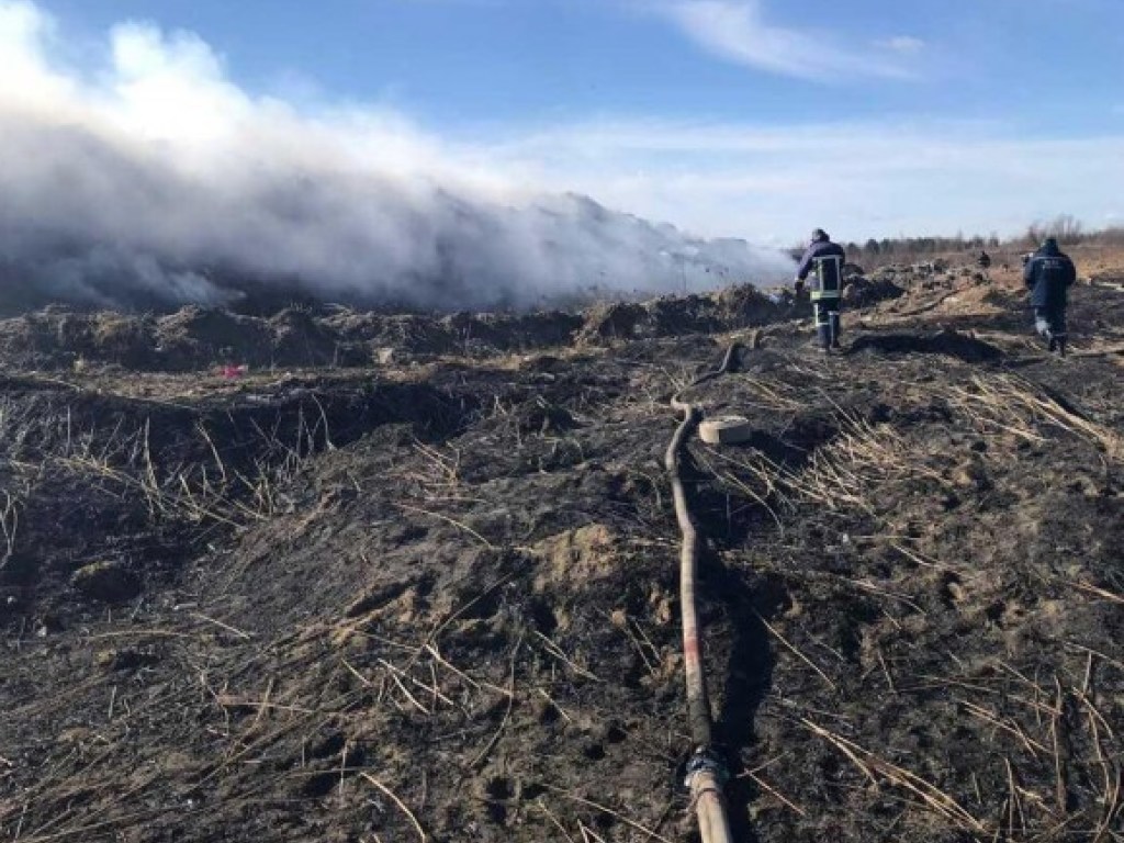 На свалке во Львовской области произошел пожар (ФОТО)