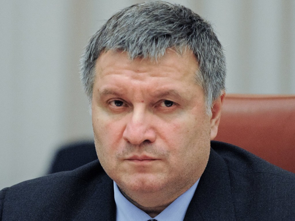Аваков воспользовался противостоянием Порошенко и праворадикалов – политолог