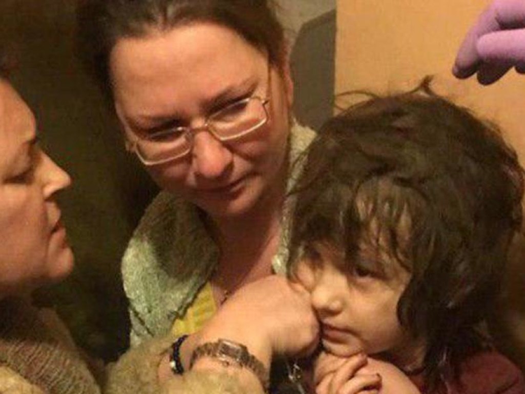 Появились скандальные подробности о девочке-маугли из Москвы: отца-украинца депортировали 2 года назад (ВИДЕО)