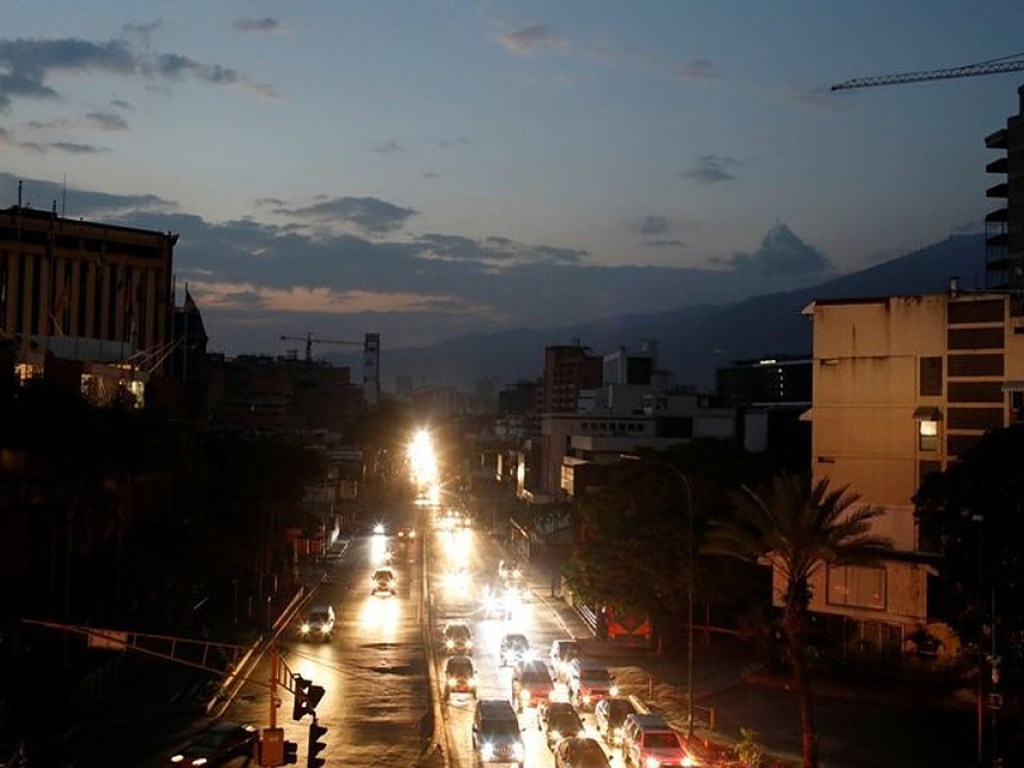 Венесуэле дали свет: электроснабжение восстановлено по всей стране
