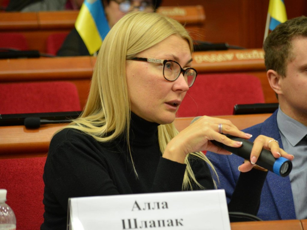 Одиозная Алла Шлапак строит сетку для подкупа избирателей в интересах Тимошенко – журналист 