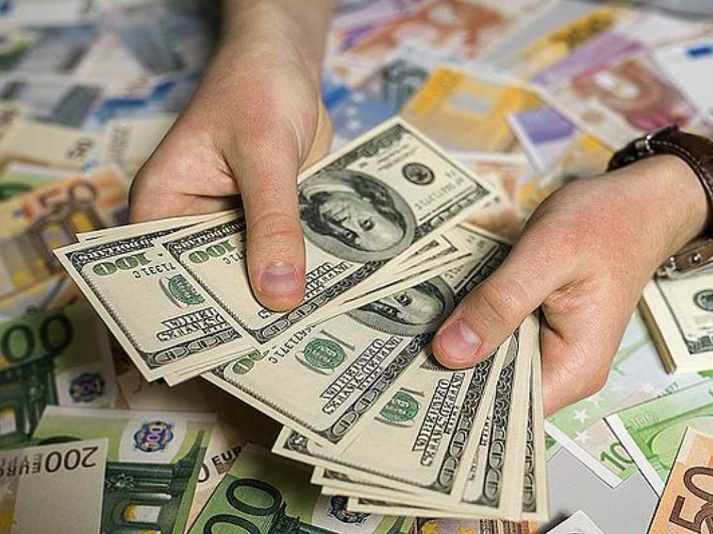 В Украине в ближайшее время ожидаются «качели» на валютном рынке – экономист