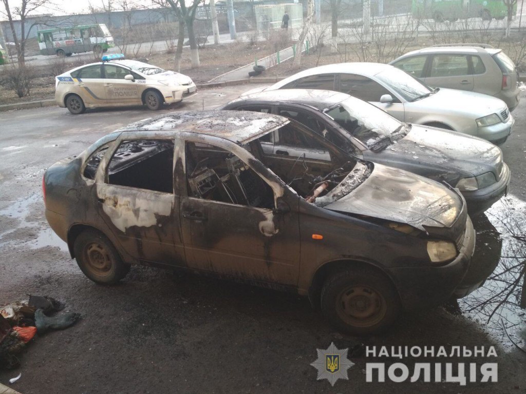 Поджог: в Харькове за сутки сгорело четыре автомобиля (ФОТО)