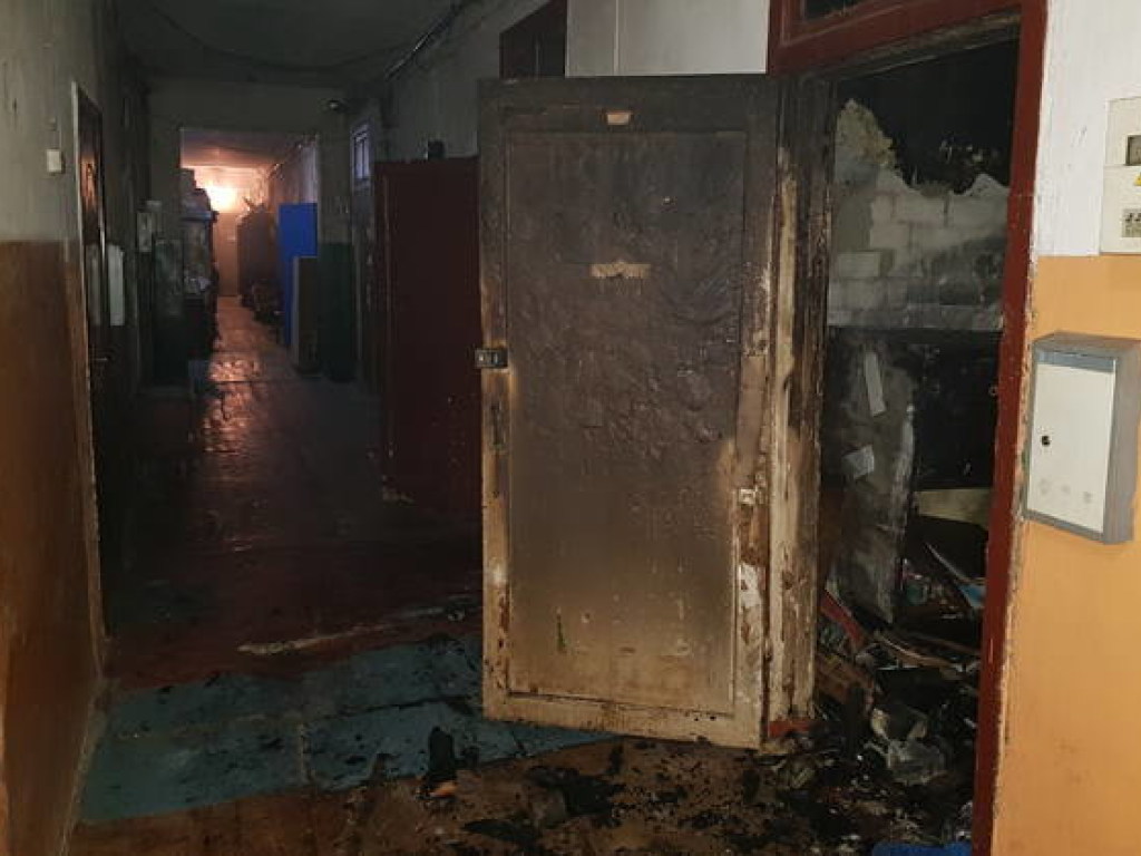 Под Харьковом горел барак: после пожара в квартире нашли труп 70-летнего мужчины (ФОТО)