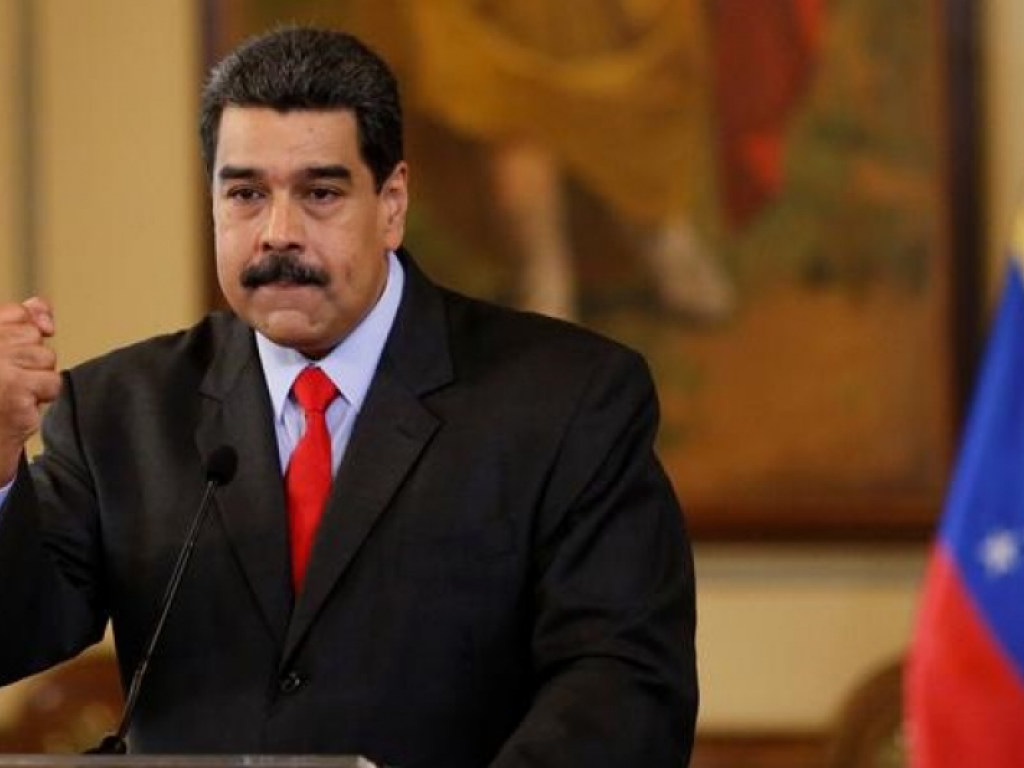 Мадуро потребовал от своих министров уйти в отставку
