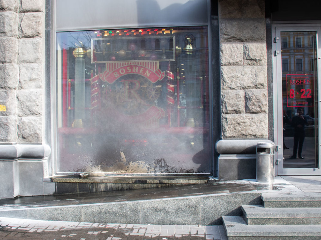 Полиция задержала поджигателя магазина Roshen на Крещатике