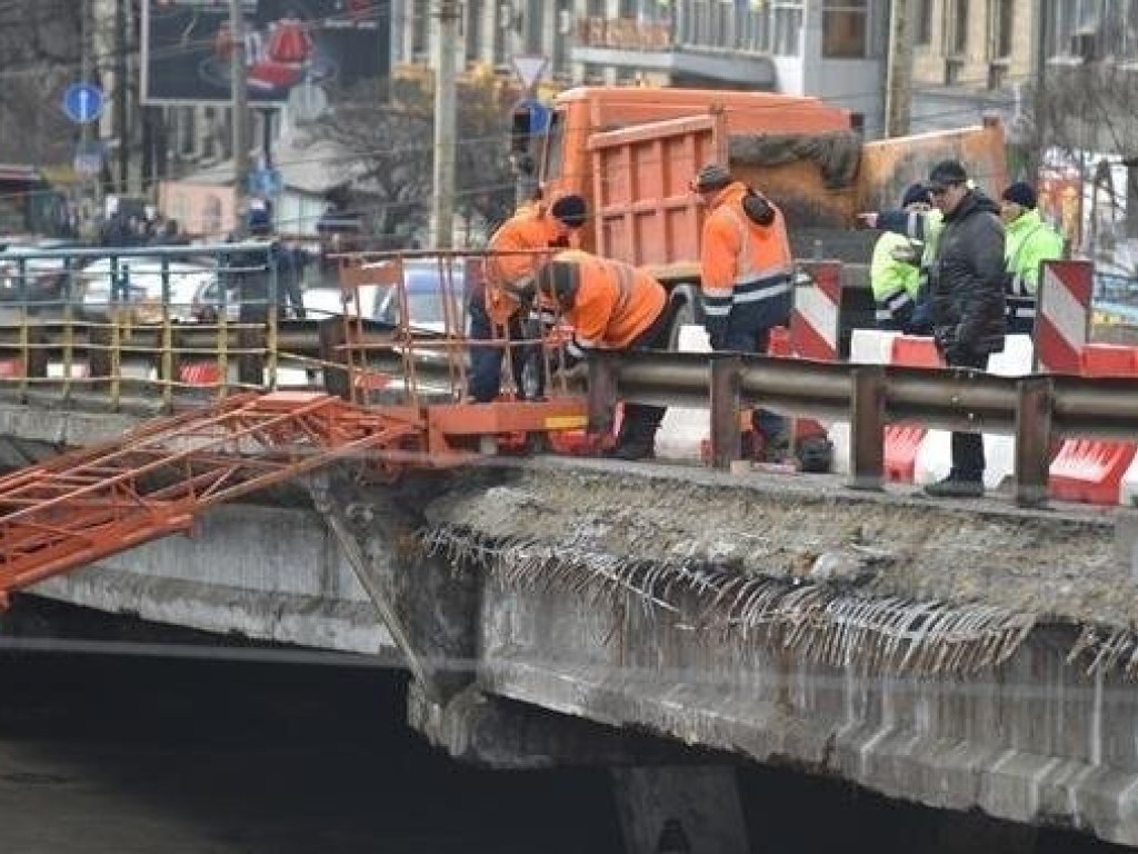 Ремонт Шулявского моста: киевляне будут страдать из-за бездеятельности команды Кличко