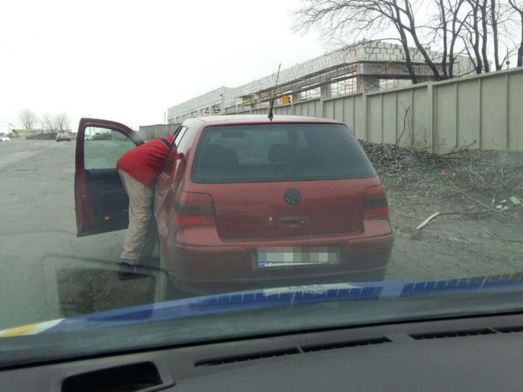 В Тернополе полицейские за сутки обнаружили трех водителей с поддельными документами (ФОТО)
