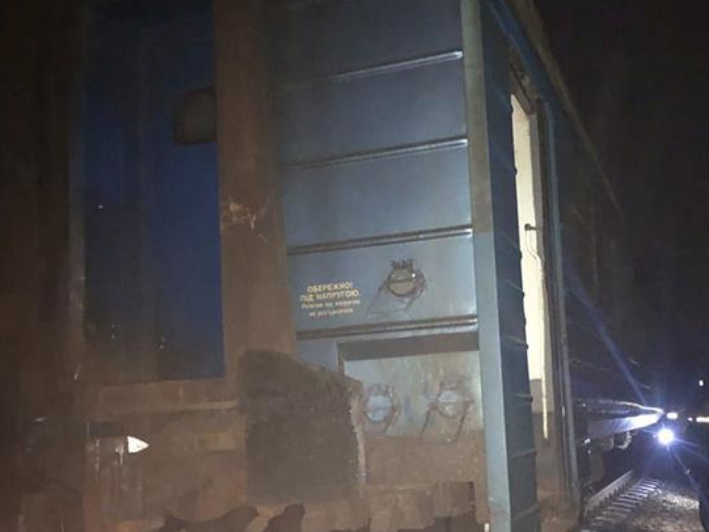 На Тернопольщине перевернулся один из вагонов поезда с пассажирами (ФОТО)
