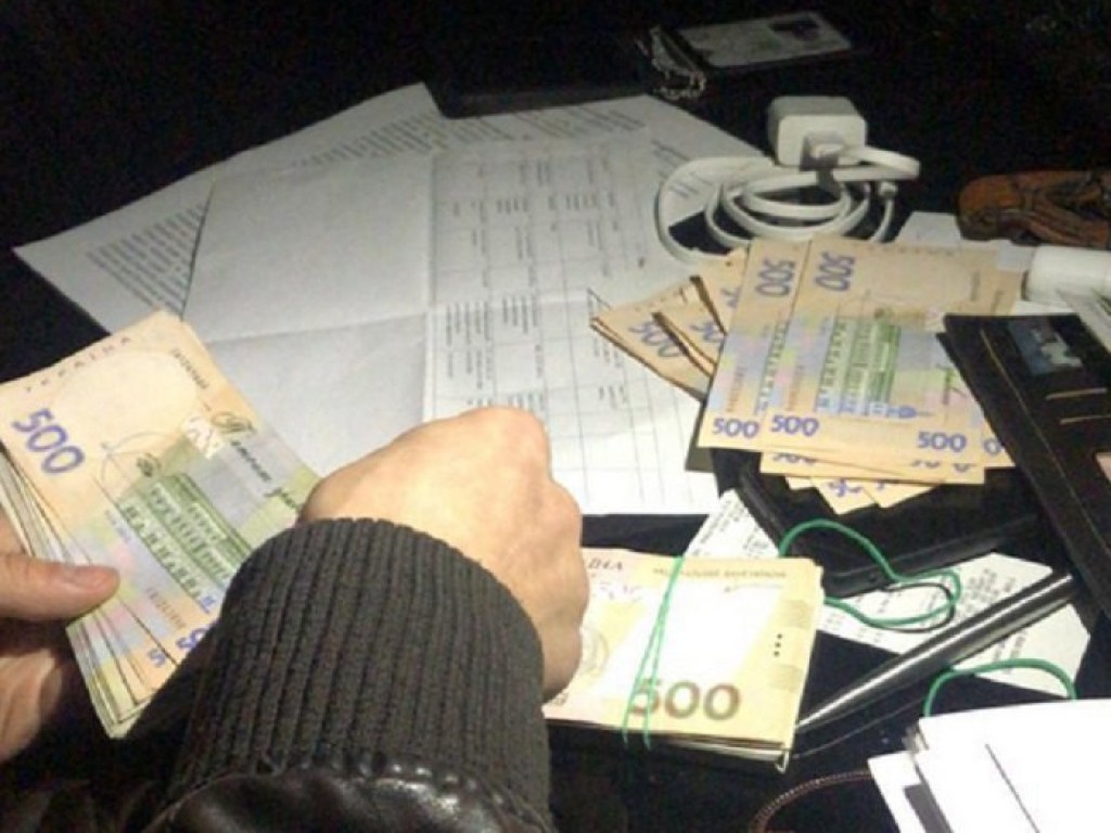 В Киеве полицейский «погорел» на взятке в 3 тысячи долларов &#8212; ГБР (ФОТО)