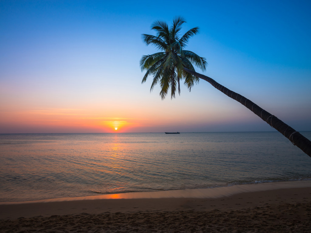Пользователи Сети озадачены фотографией заката посреди моря (ФОТО, ВИДЕО) 