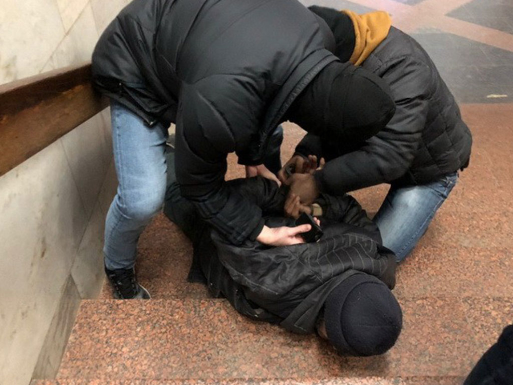 В харьковском метро планировали теракт: злоумышленника с бомбой задержали сотрудники СБУ (ФОТО, ВИДЕО)   