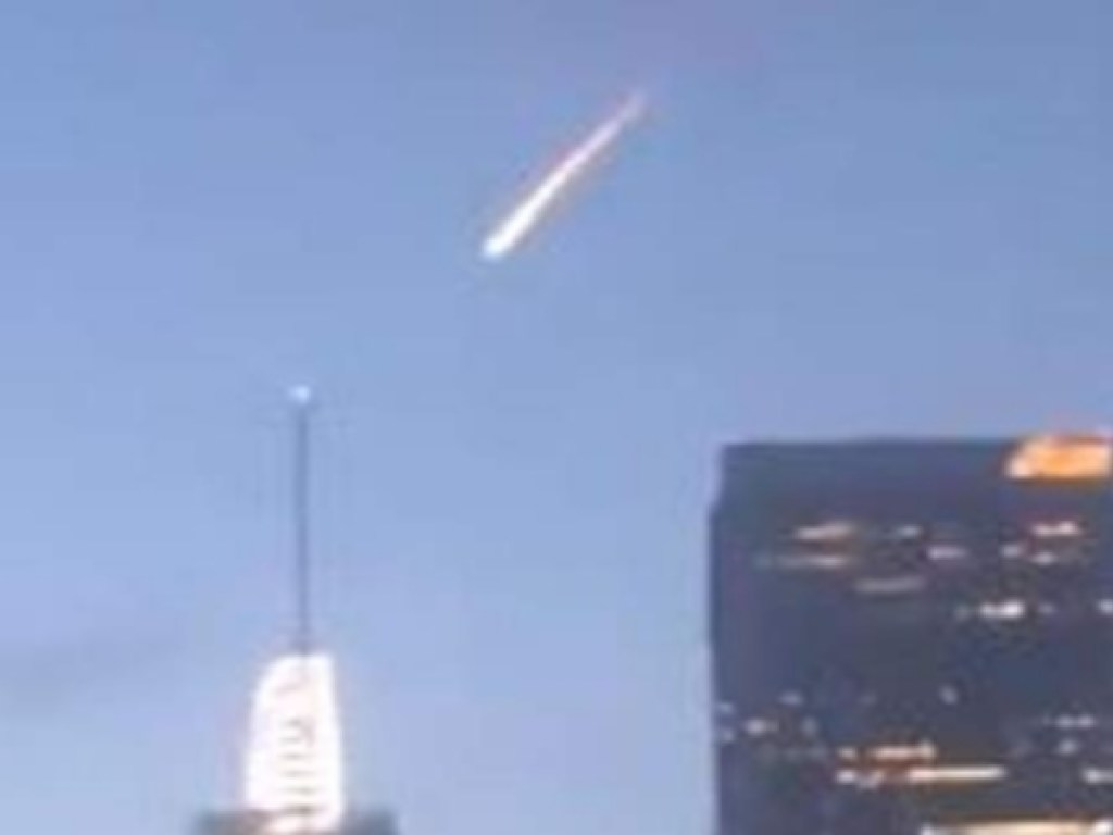 Метеорит в небе над Лос-Анджелесом вызвал панику (ФОТО)