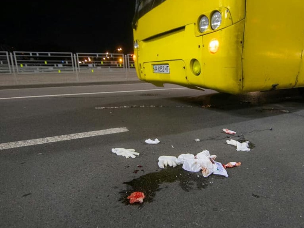 ДТП на Дорогожичах в Киеве: в соцсетях обсуждают жуткую аварию  