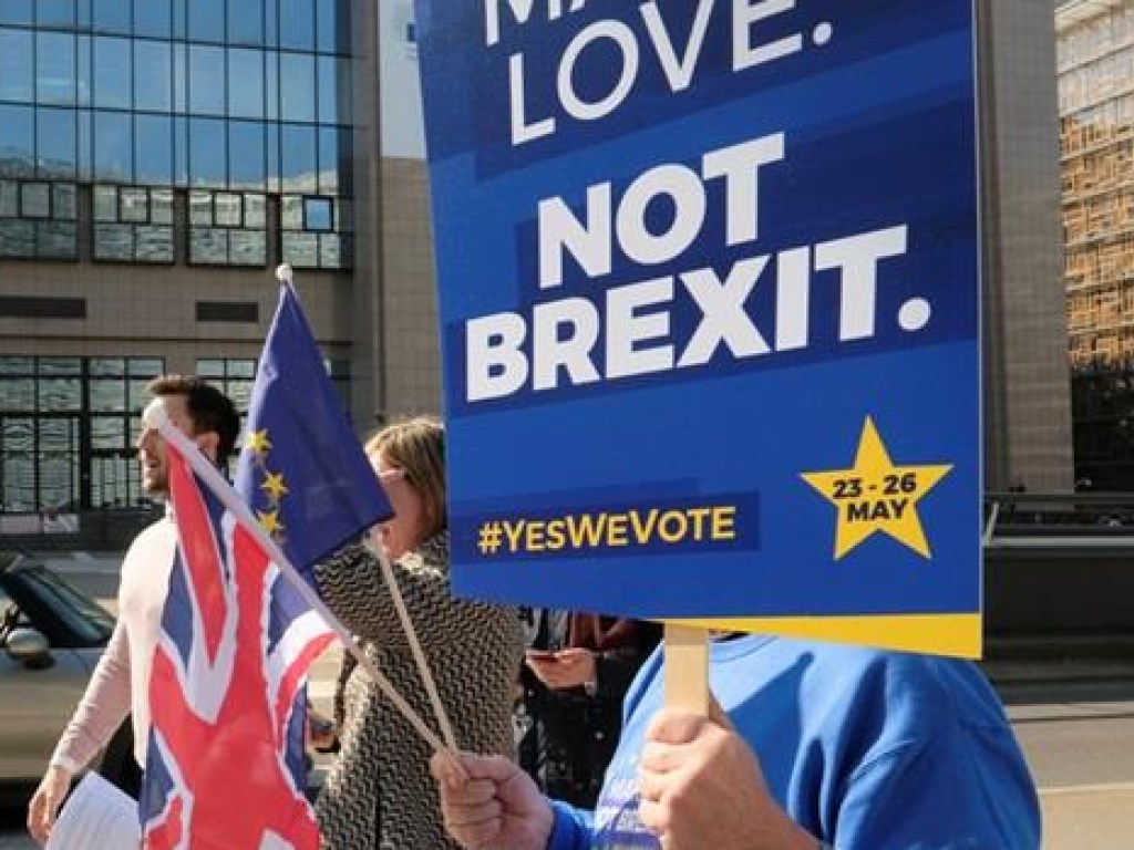 Петицию против выхода Великобритании из ЕС подписали почти четыре миллиона человек