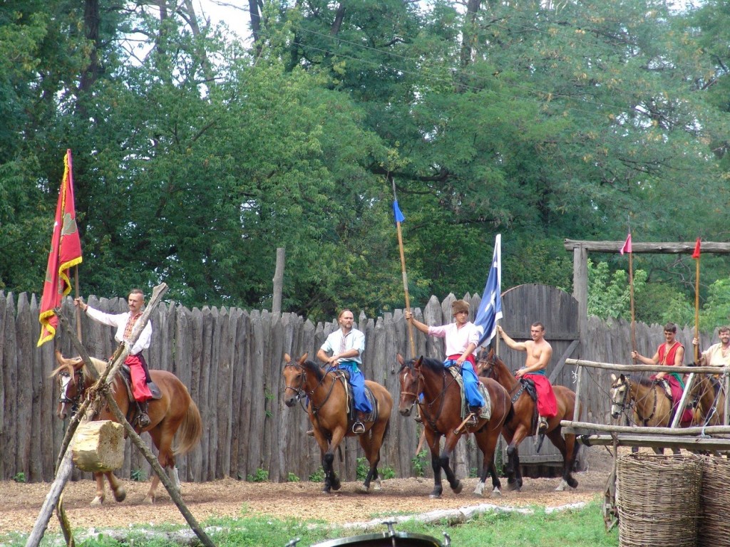 В Запорожье казак свалился с лошади и погиб