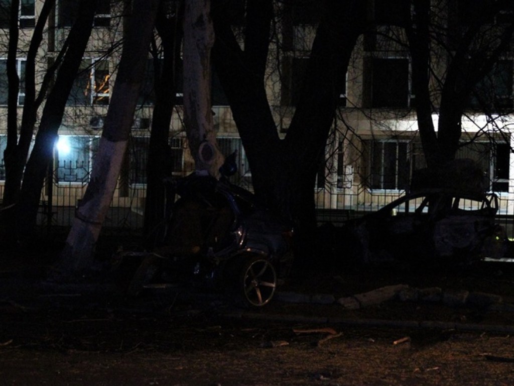 В Одессе произошло ужасное ДТП: BMW X6 разорвало пополам, погибли мужчина и женщина (ФОТО, ВИДЕО)