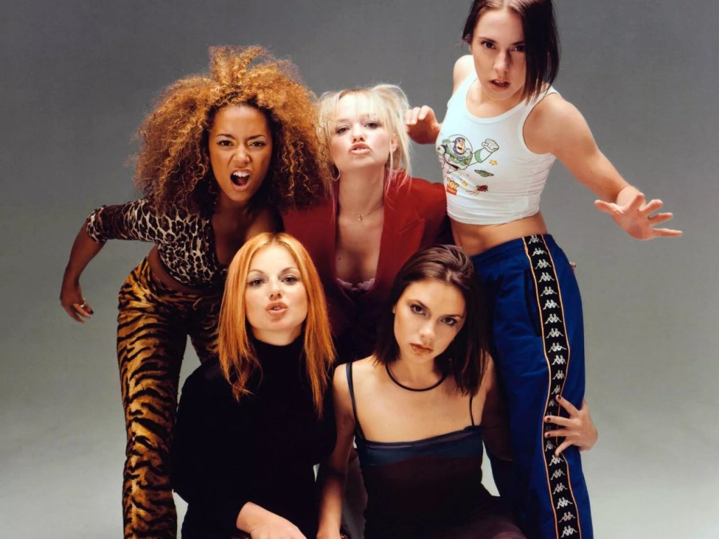 Участница Spice Girls рассказала о лесбийской связи с Джери Холливэлл