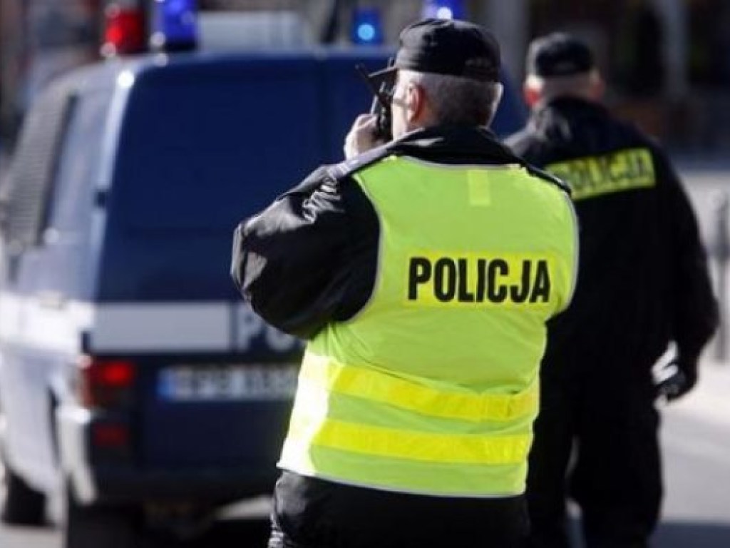 BMW въехал в толпу: в Польше в результате наезда автомобиля погибли трое украинцев