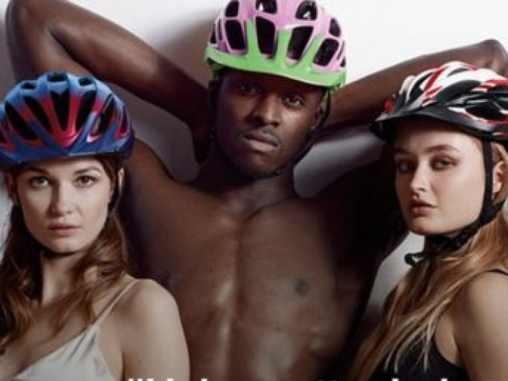 Из-за рекламы шлемов в Германии разгорелся крупный скандал (ФОТО)