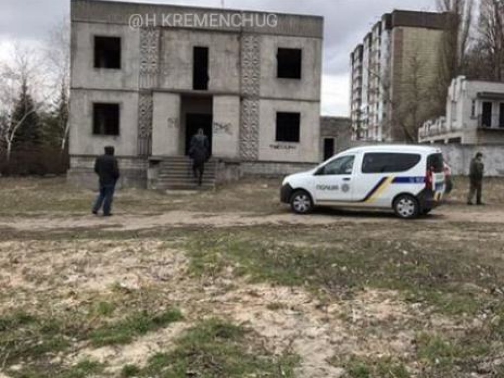 В заброшенном здании в Кременчуге нашли труп бездомного (ФОТО)
