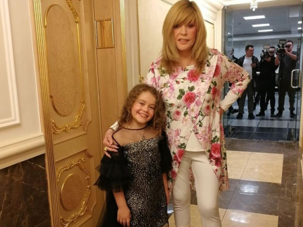 Mambo Italiano: Пугачева забавно потанцевала с младшей дочерью (ВИДЕО)