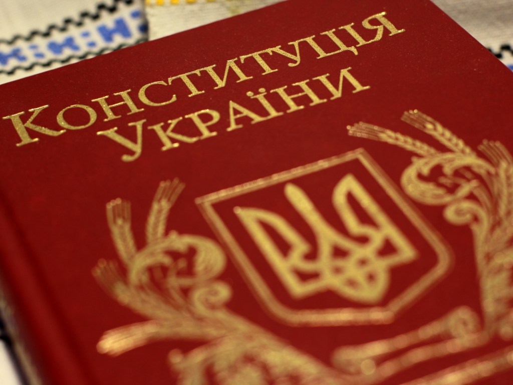 Минздрав нарушает 16 статей Конституции – депутат