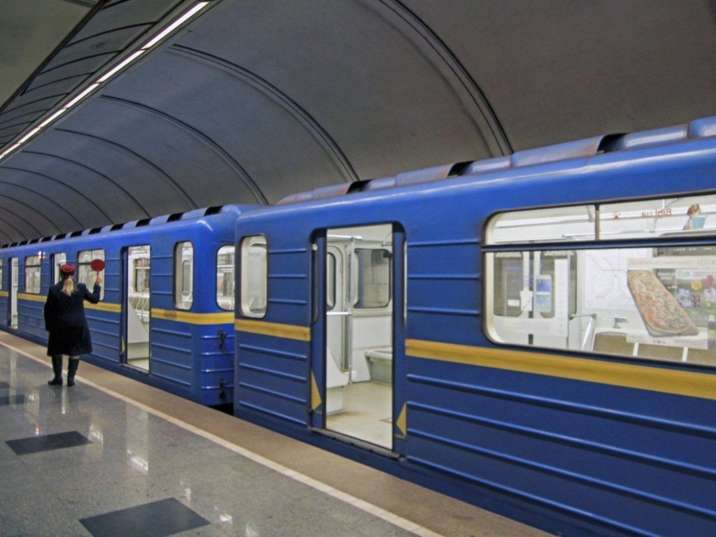 В Киеве перекрывали часть зеленой ветки метро из-за поломки поезда