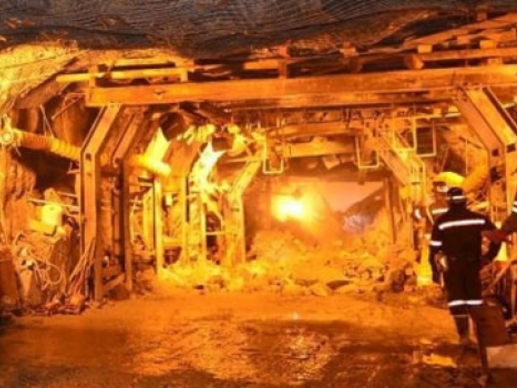 В Донецкой области на шахте произошел пожар: горняков эвакуировали