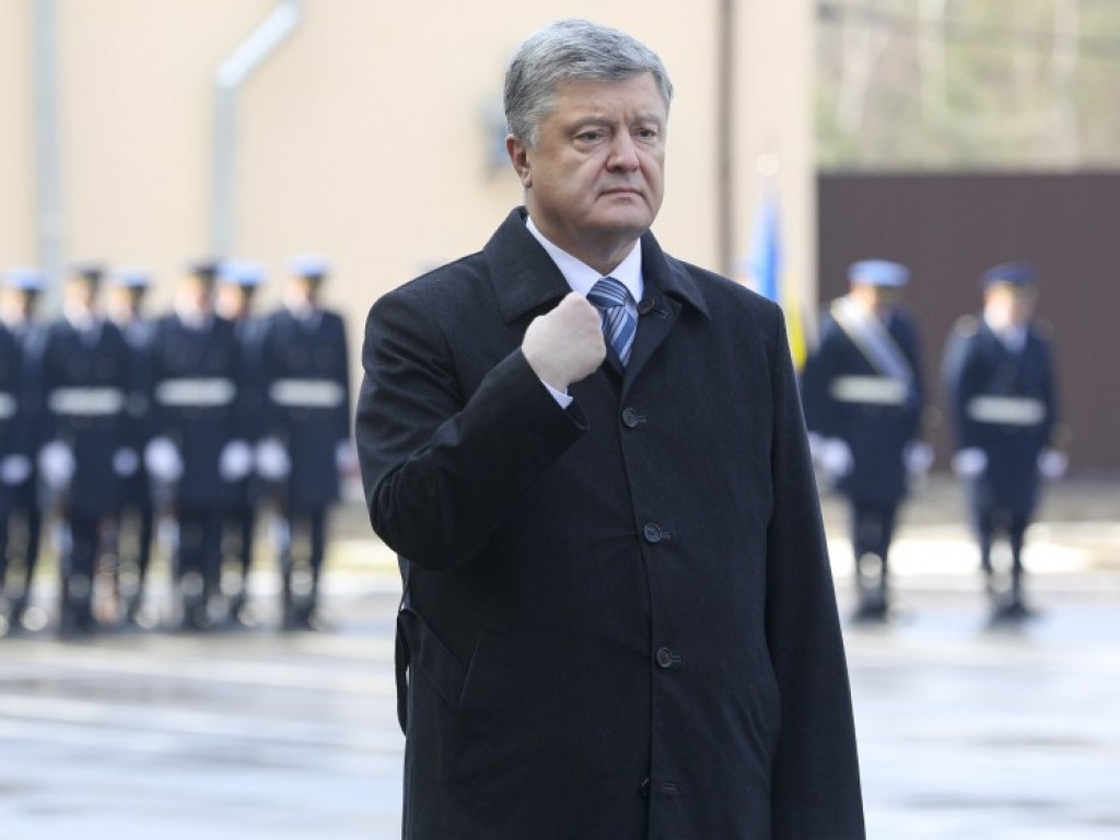 Р. Бортник: «В случае «вылета» из президентской гонки Порошенко будет бороться за депутатский мандат»