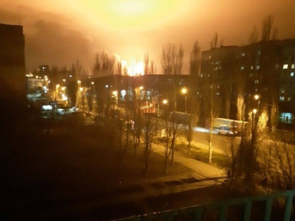 «Небо красное, дымом воняет»: в Кропивницком прогремели мощные взрывы, в соцсетях паника (ВИДЕО) &#8212; ОБНОВЛЕНО