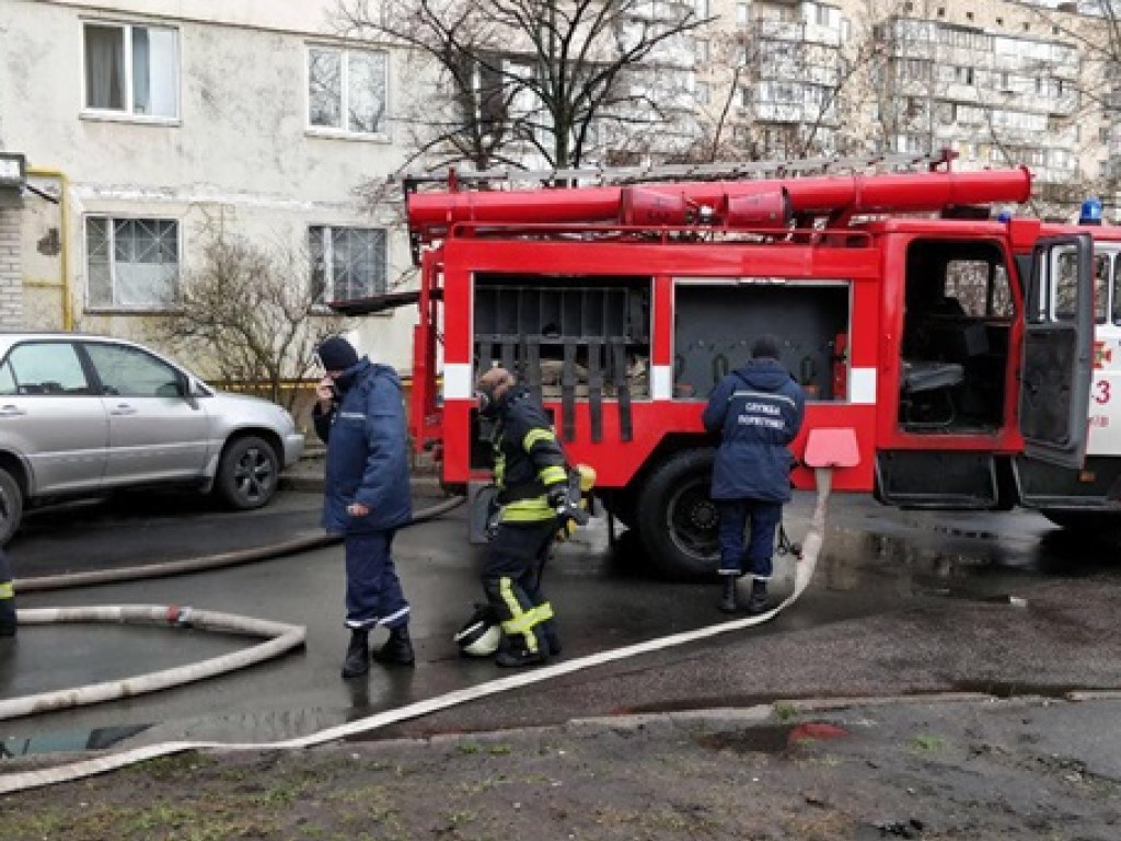 Житель Киева поджег квартиру с сыном, экс-супругой и бывшей тёщей: пострадали 3 детей (ФОТО)