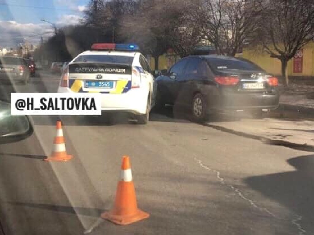 В Харькове автомобиль патрульных разбился в ДТП (ФОТО)