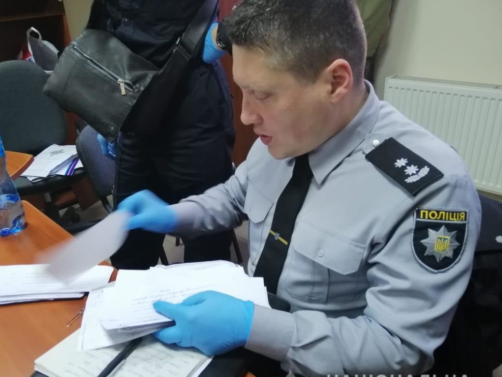 Полиция зафиксировала «на горячем» подкуп избирателей в Черкассах (ФОТО, ВИДЕО)