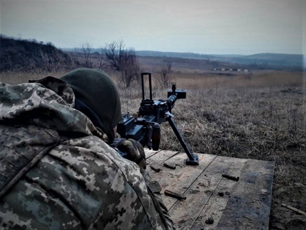 ООС на Донбассе: 10 обстрелов, один погибший