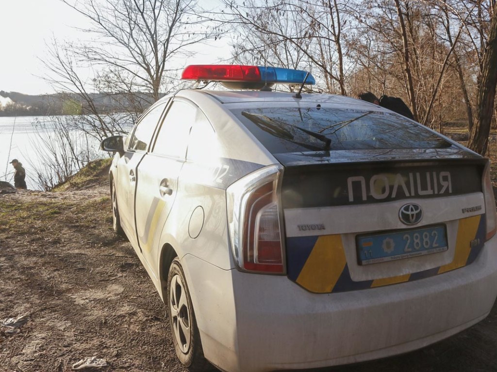 На берегу Днепра в Киеве нашли останки человека (ФОТО, ВИДЕО)