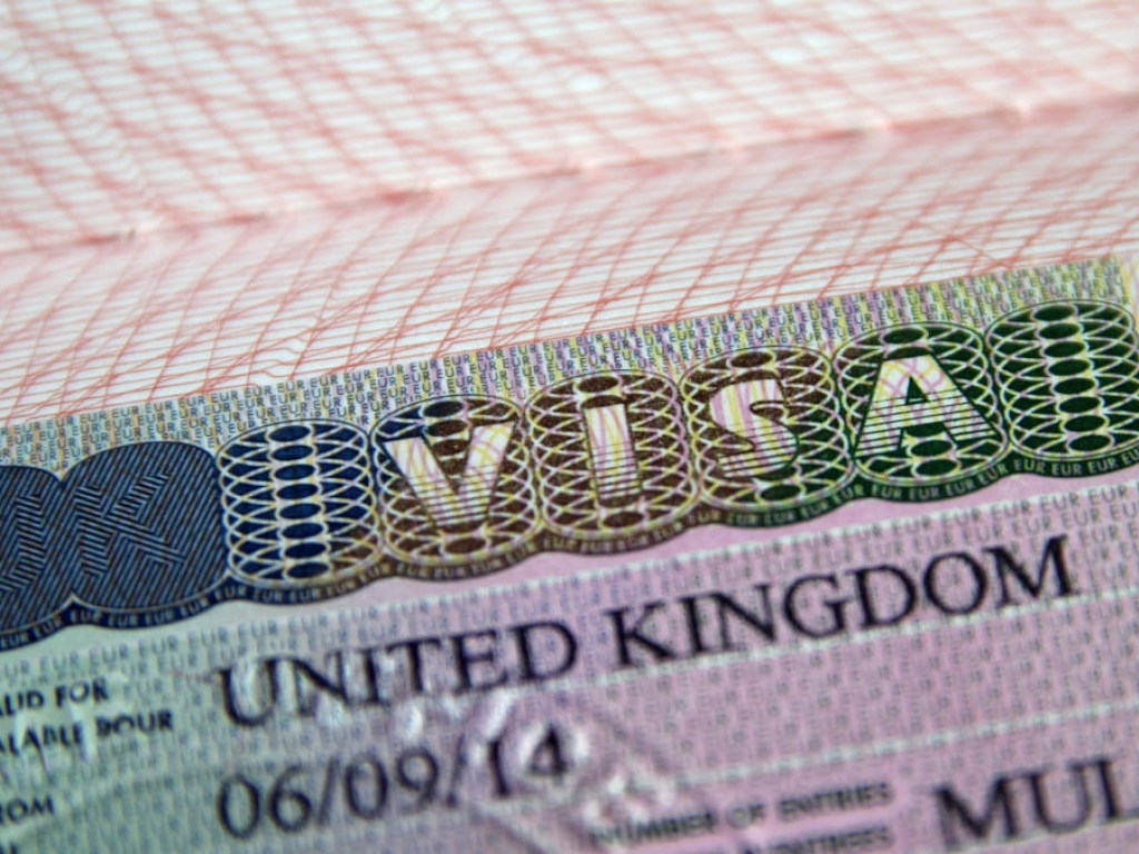 Великобритания с 29 марта повысит стоимость многократных въездных виз