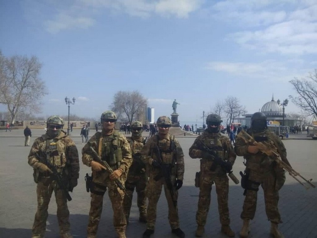 Новые «зеленые человечки» от власти &#8212; на улицах Украины появился спецназ СБУ