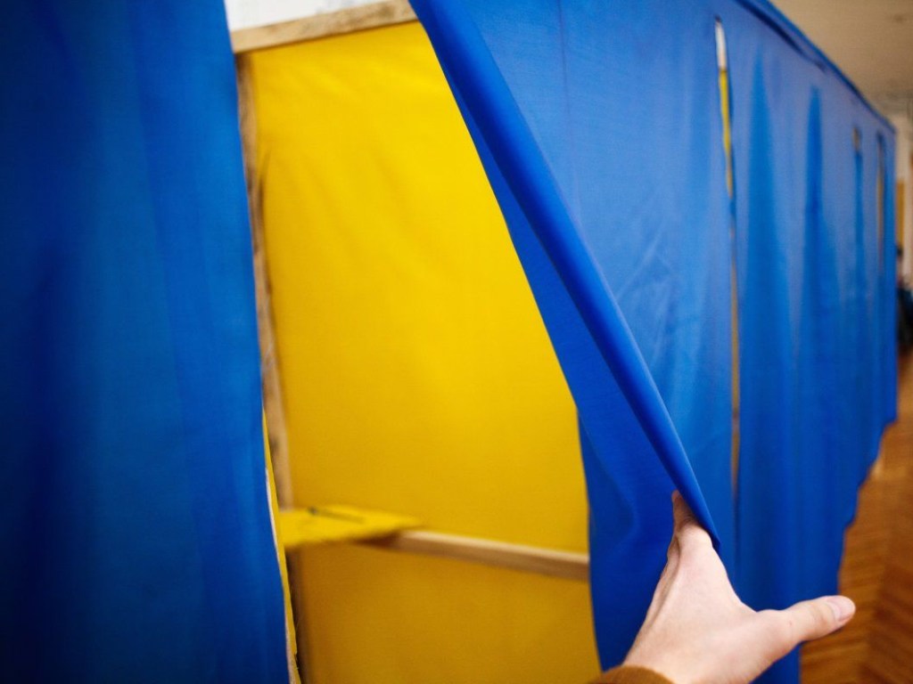 Женщина родила прямо на избирательном участке на Подоле в Киеве