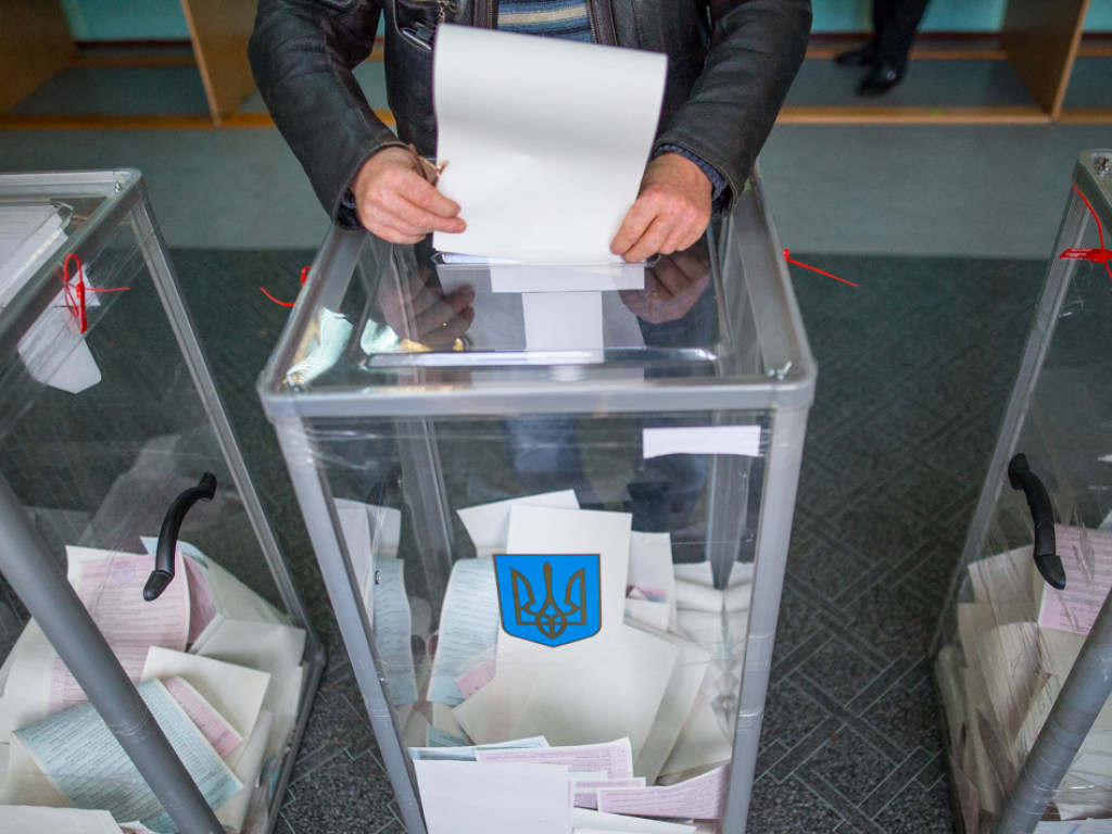 Первое задержание на выборах: избиратель пытался сделать селфи с бюллетенем
