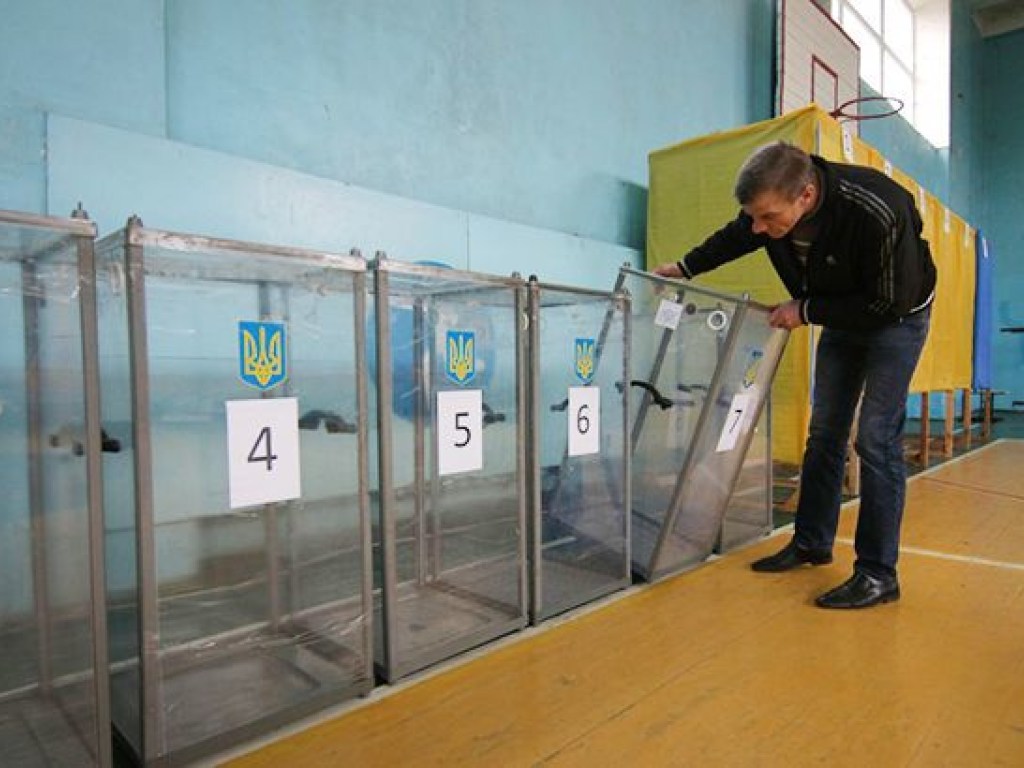 Житель Черниговщины бросил зажигательную смесь на избирательном участке