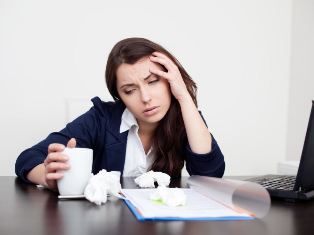 Эксперт посоветовал офисным работникам, как бороться с накопившейся усталостью