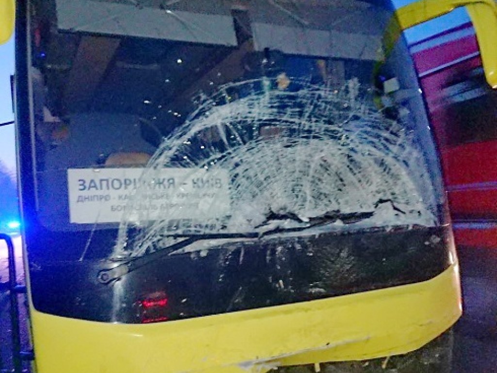 На трассе Киев-Харьков маршрутка протаранила Citroën, есть погибшие (ФОТО)