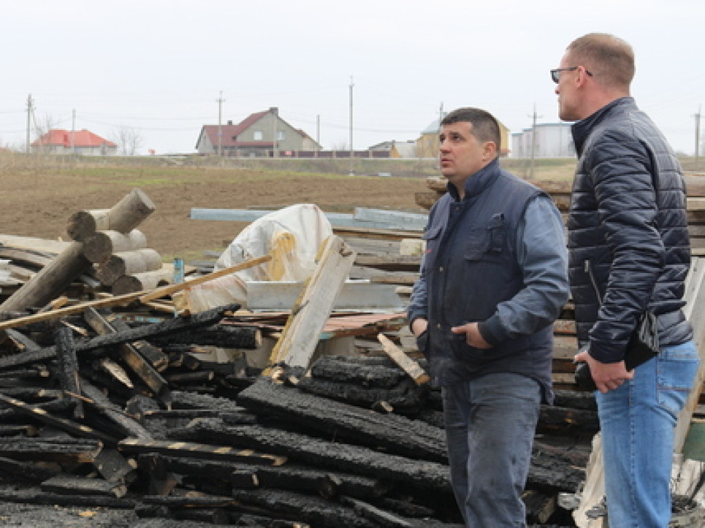 В Тернопольской области горел деревообрабатывающий цех (ФОТО)