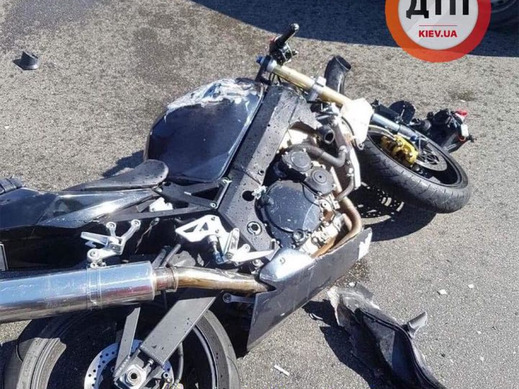 Под Киевом произошло ДТП: пострадал мотоциклист (ФОТО)